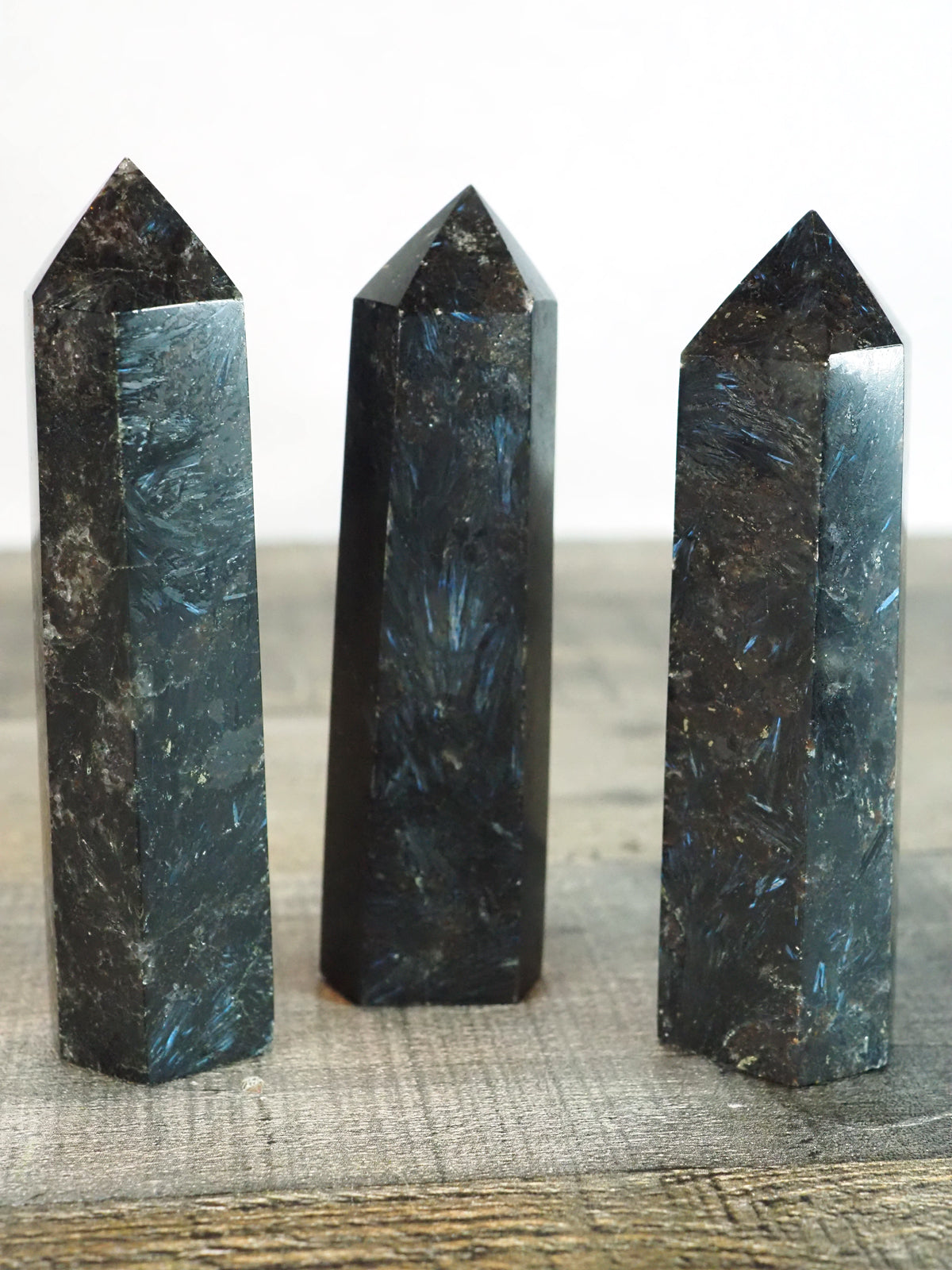 Arfvedsonite Medium Towers