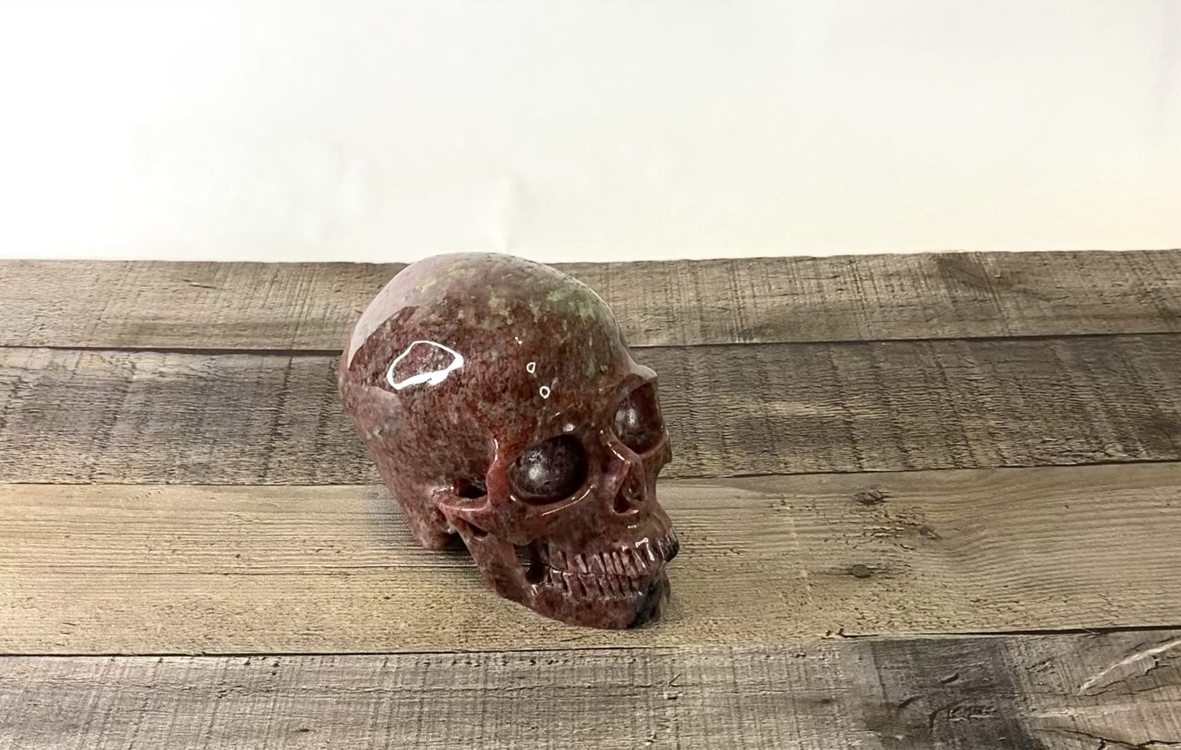 5" Extra-Detailed Garnet Skull - Video